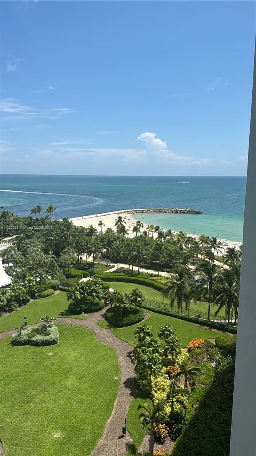 Beautiful Studio  at The Amazing Harbour house  in Bal Harbour , fantastic beach view . Tastefully furnished . Big Walking closet . Condominium amenities like  a 5 star hotel , fantastic big gym facing the pool , saunas and lockers inside. Little market and restaurant inside building with delivery  options to your apartment or beach. 
Beach service, 2 pool lounges , one umbrella per apartment. Lobby attended 24hrs. Cinema room. Party room for your events and parties. Walking distance to Bal Harbour Mall and restaurants. Walking board on beach to walk, run, bicycle all teh way to south Beach. free Yoga on the beach on Sundays, great summer events by Bal harbour city hall . don't miss this opportunity to a great  lifestyle in Bal Harbour, best area in Miami Beach . peaceful, stylish ,safe!!