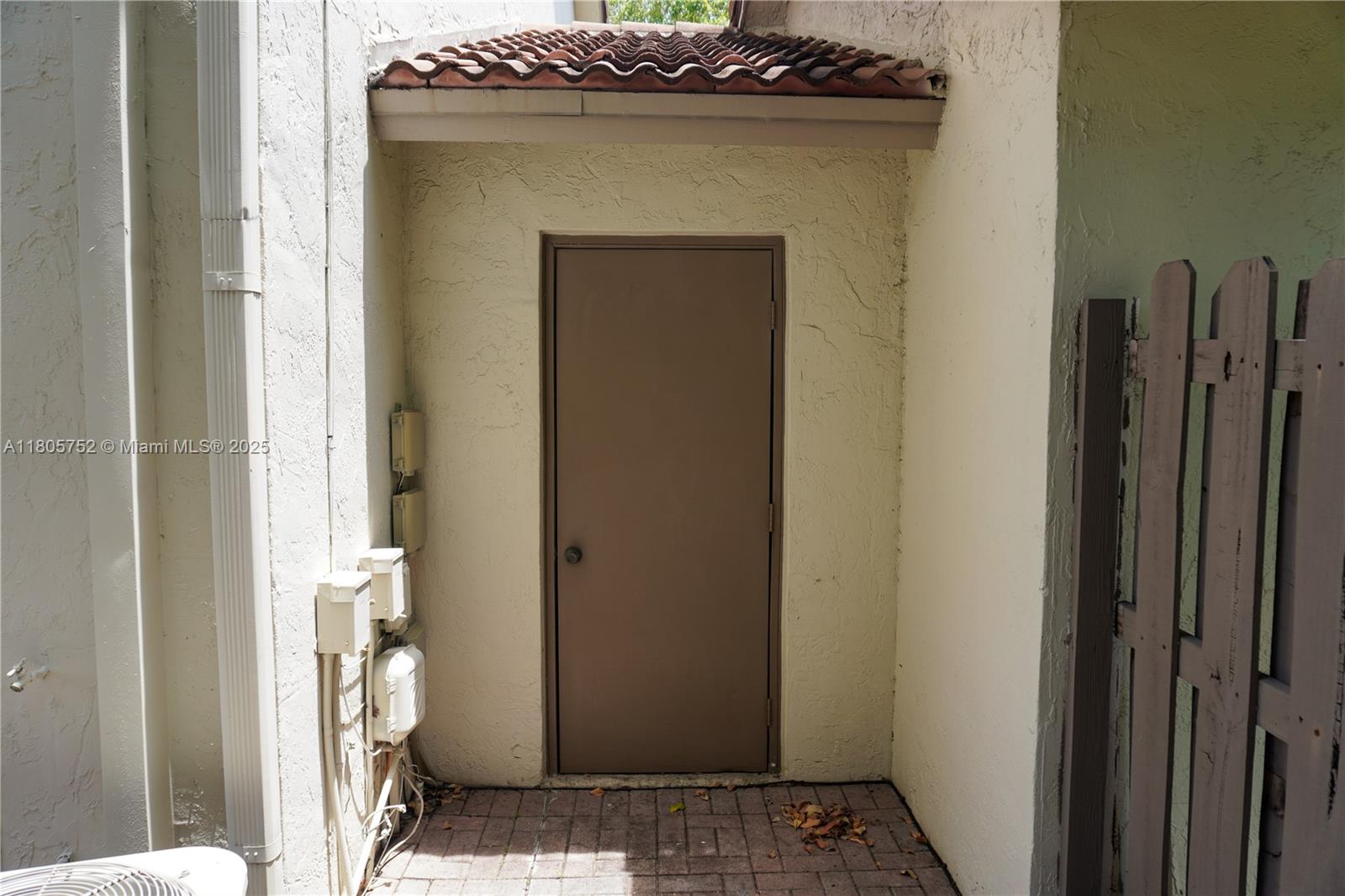 IMAGES AT PEMBROKE POINTE - Residential