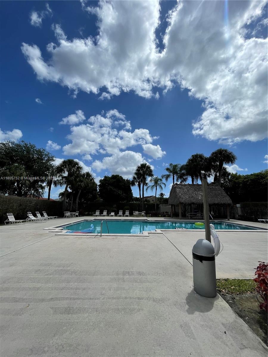 IMAGES AT PEMBROKE POINTE - Residential