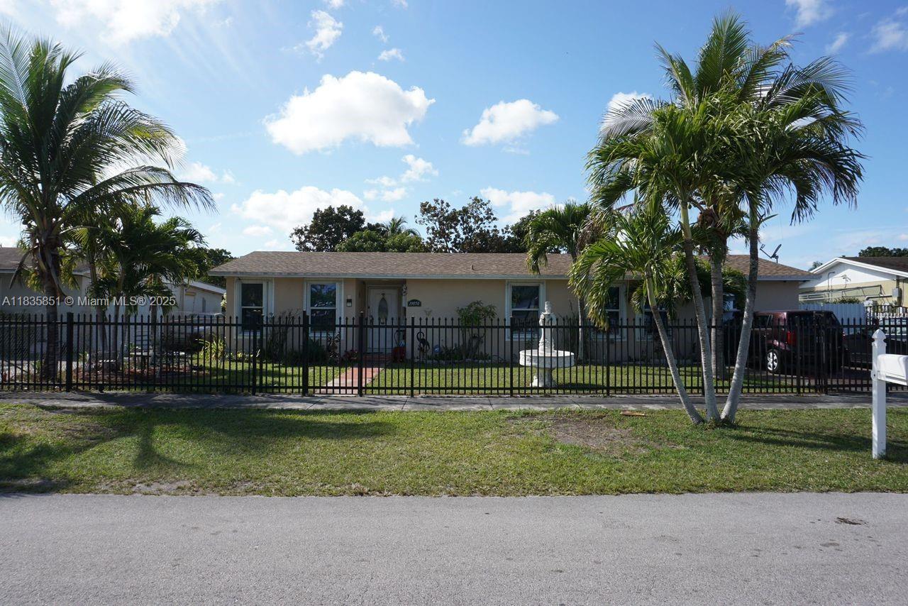 19050 125th Ave, Miami, FL, 33177/$650,000 2 19050 125th Ave