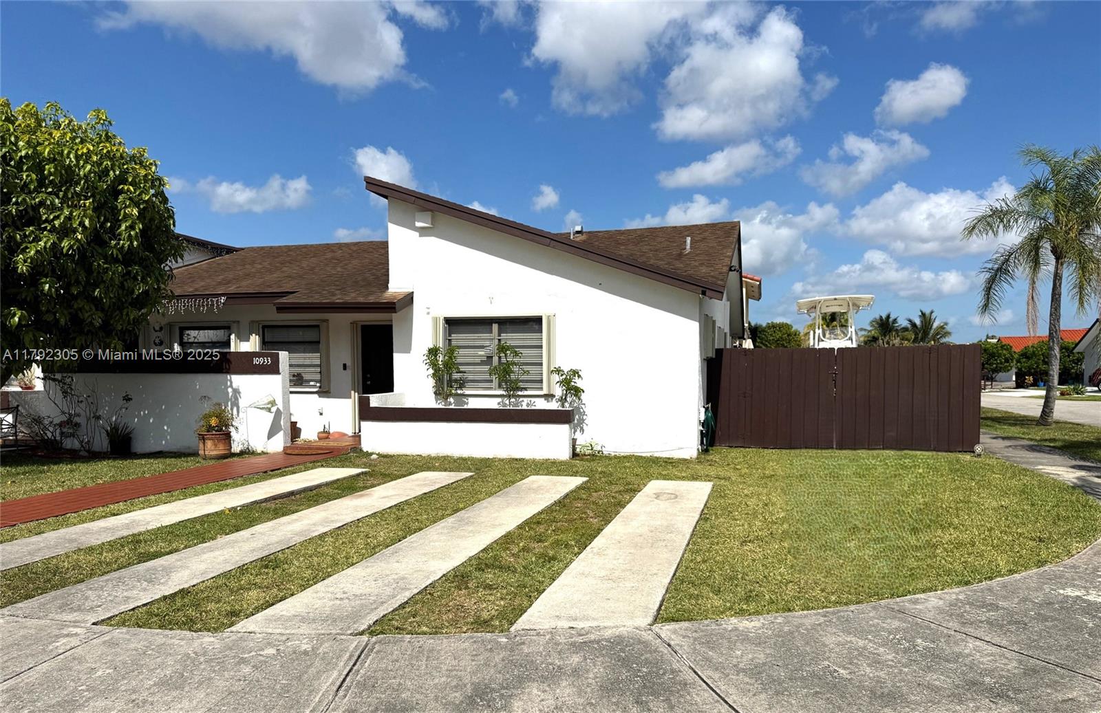 Rental Property at 10933 Sw 146th Ct, Miami, Broward County, Florida - Bedrooms: 3 
Bathrooms: 2  - $2,800 MO.