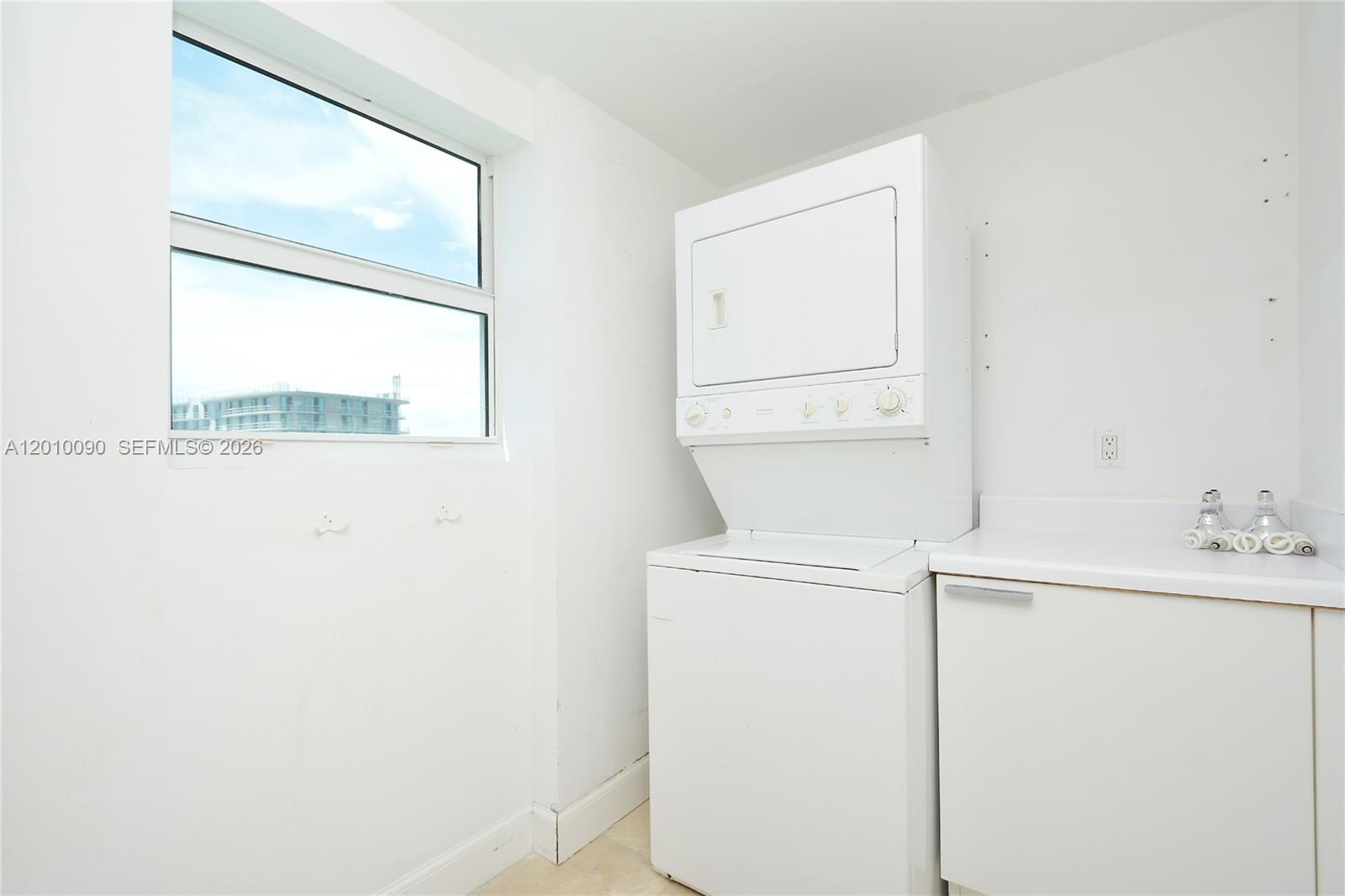 THE OAKS I CONDO - Residential