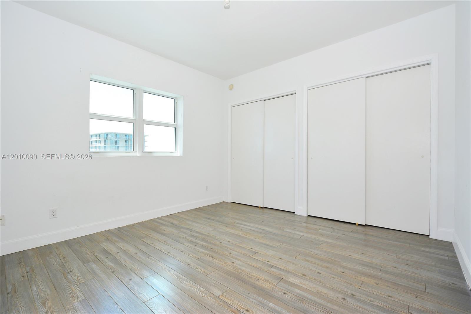 THE OAKS I CONDO - Residential