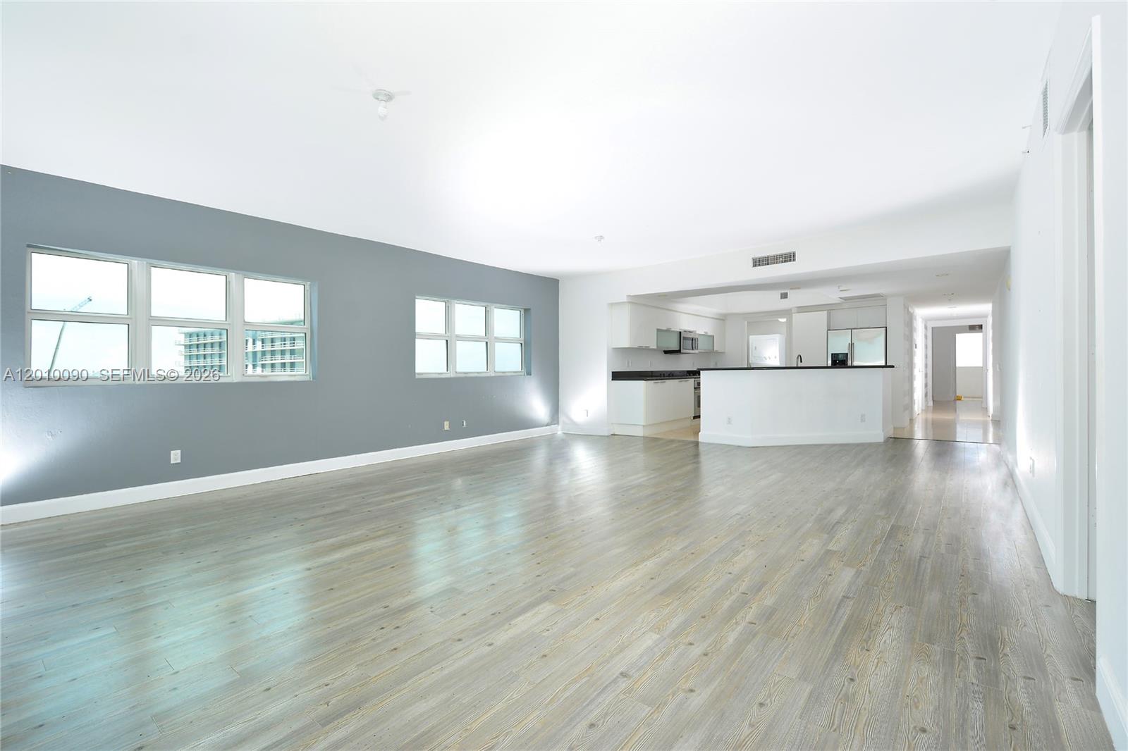 THE OAKS I CONDO - Residential