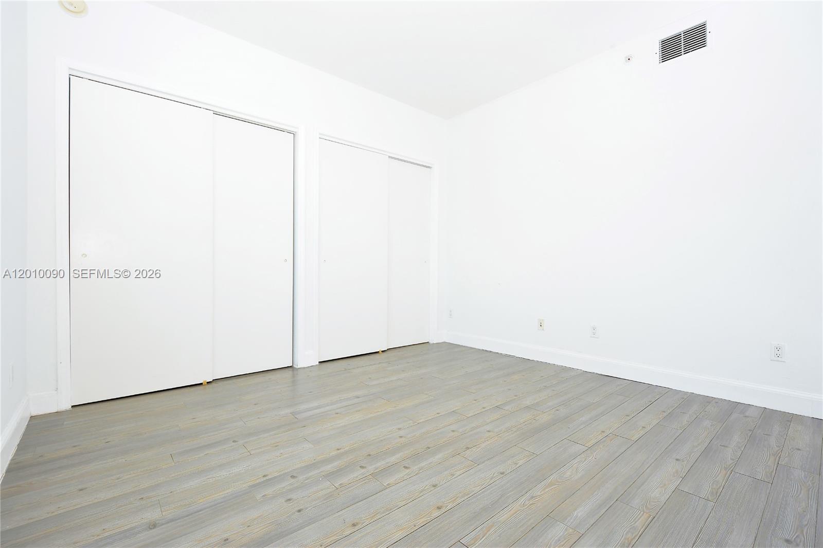 THE OAKS I CONDO - Residential