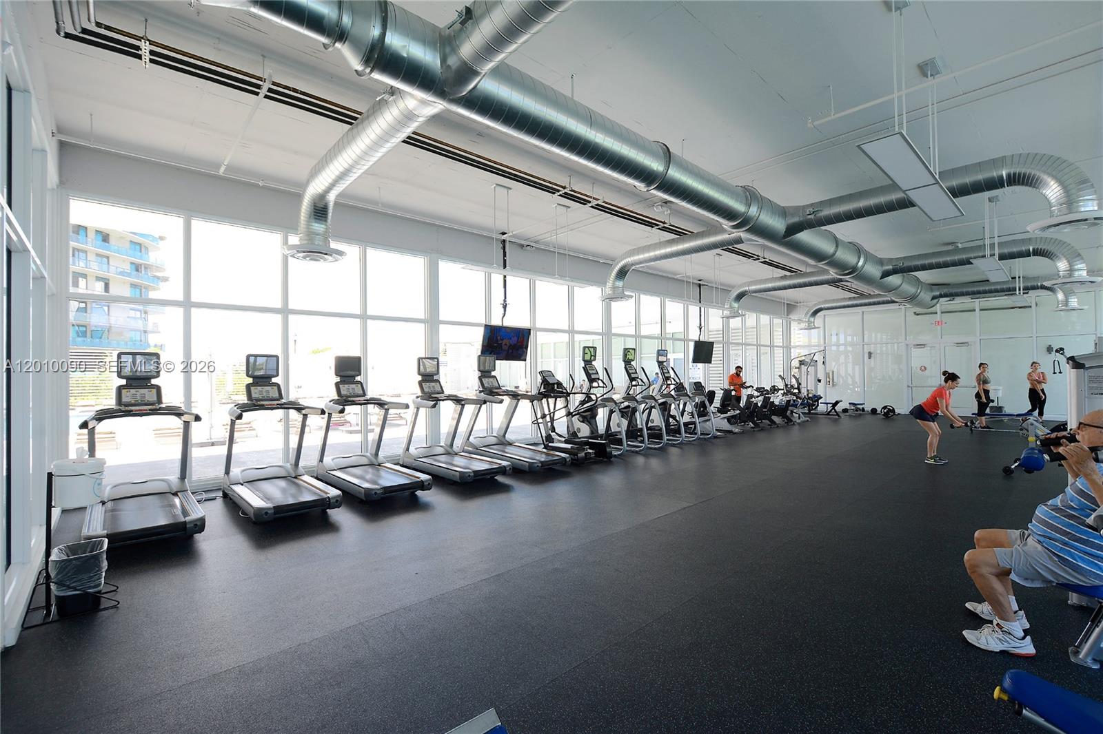 THE OAKS I CONDO - Residential