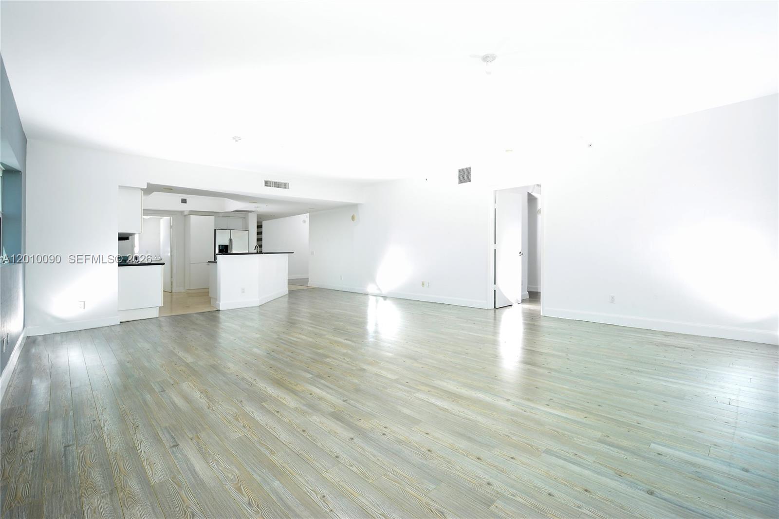 THE OAKS I CONDO - Residential