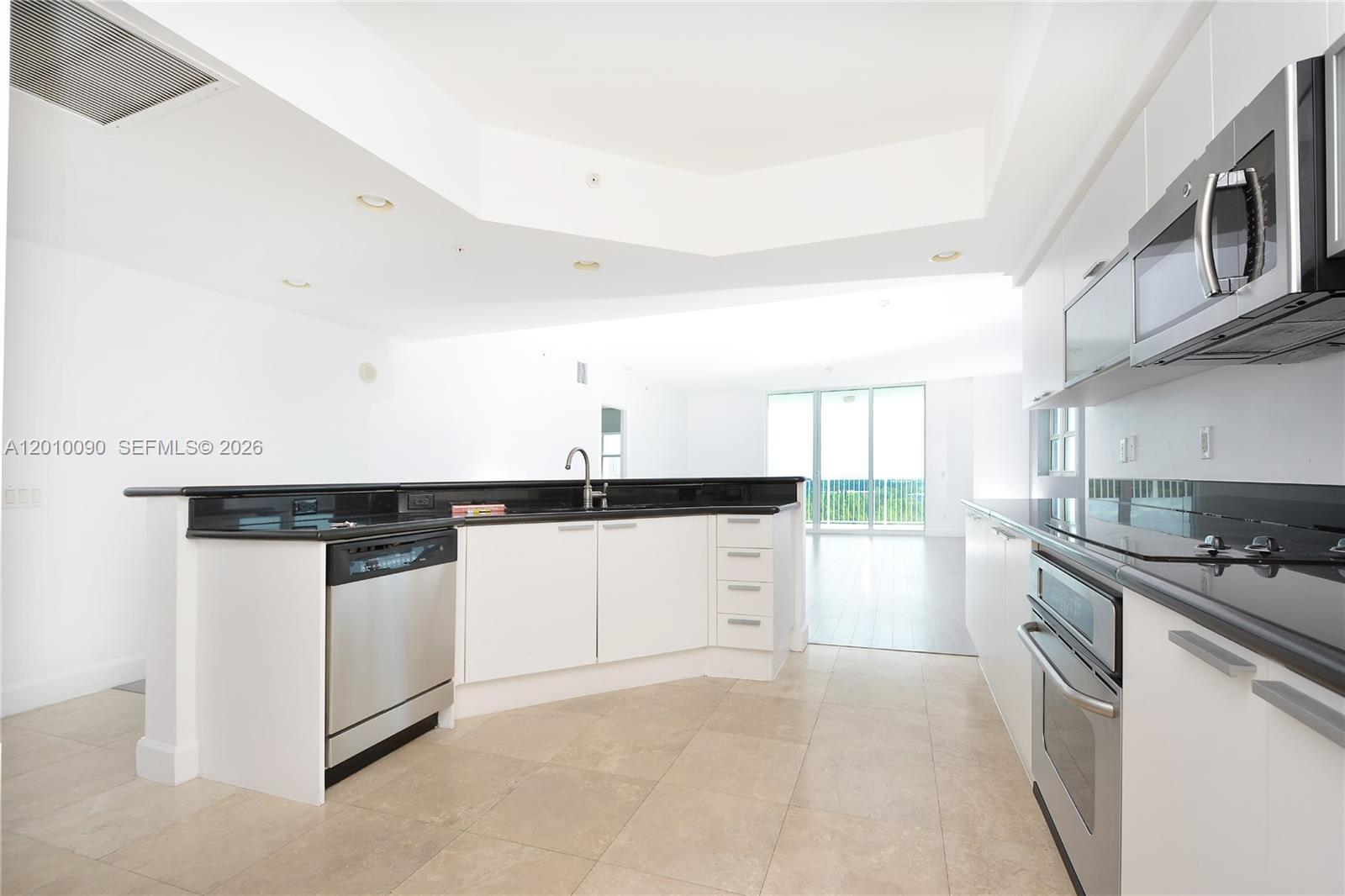 THE OAKS I CONDO - Residential