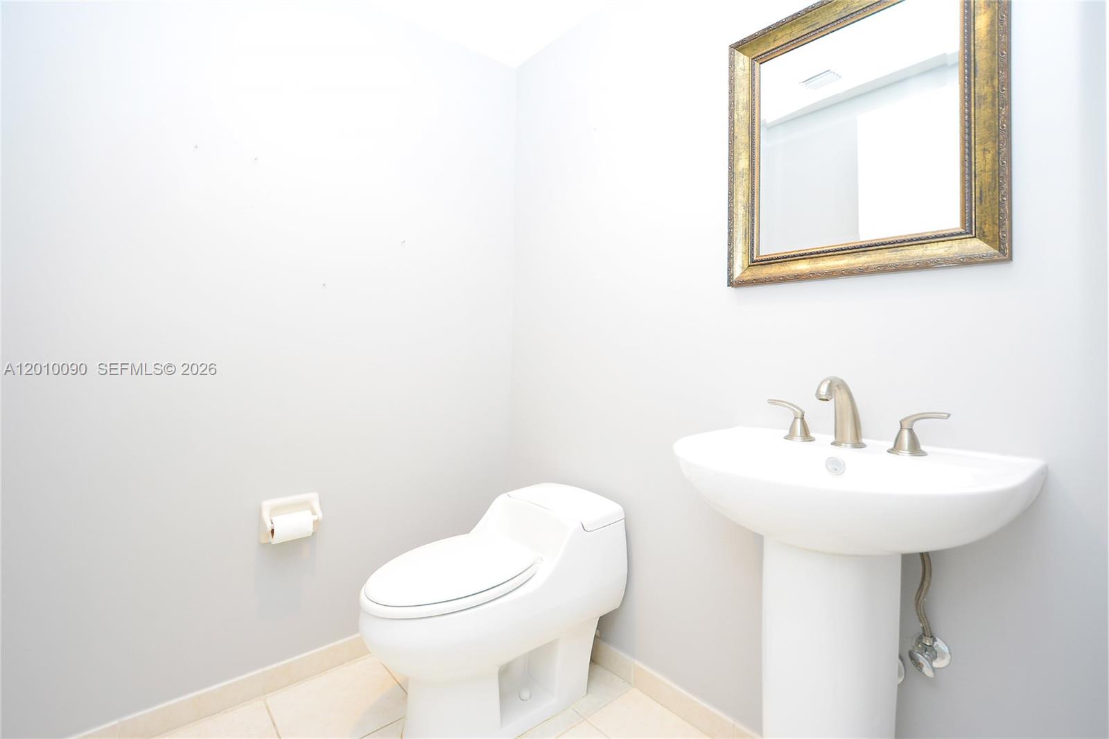 THE OAKS I CONDO - Residential