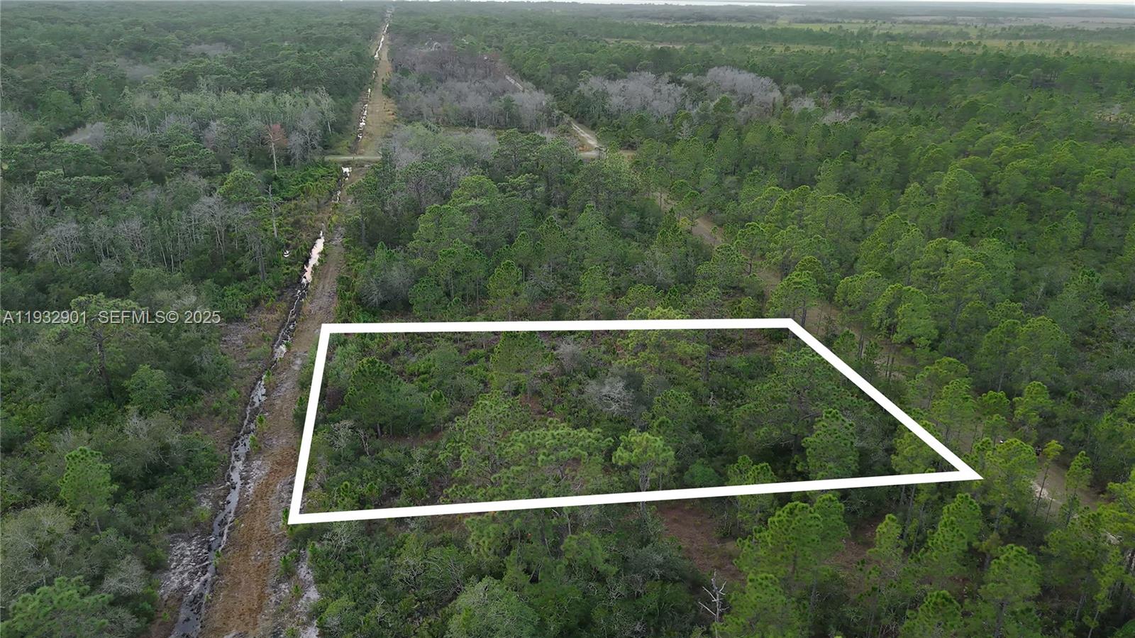 INDIAN LAKE EST - Land