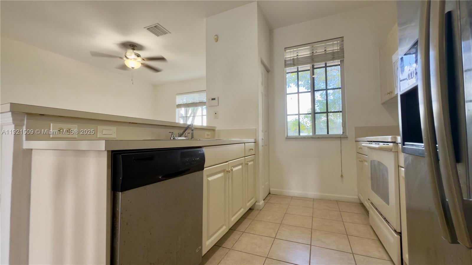 MARSH HARBOUR - Residential Lease