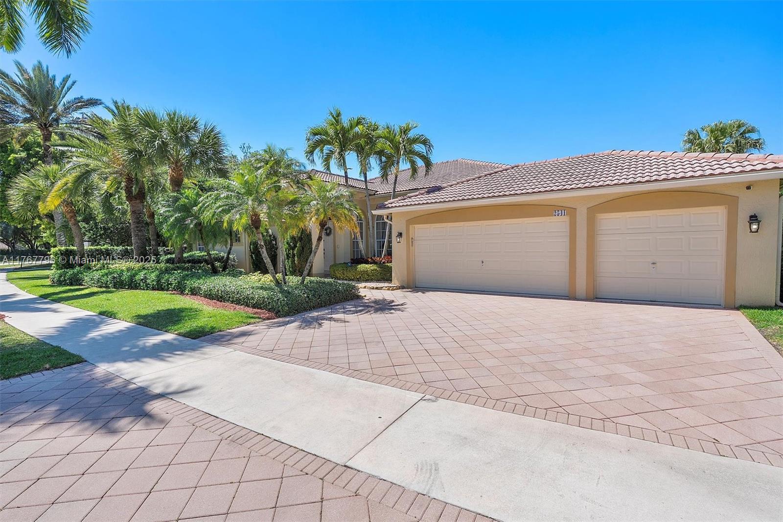 2541 Golf View Dr