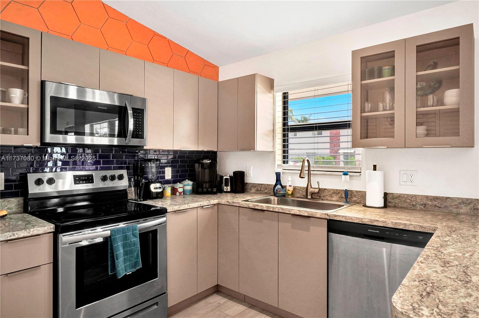 HOLLYWOOD SOUTH SIDE ADD - Residential