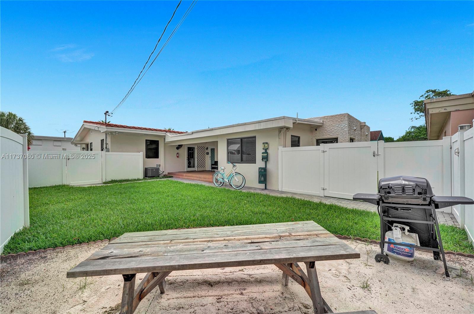 HOLLYWOOD SOUTH SIDE ADD - Residential