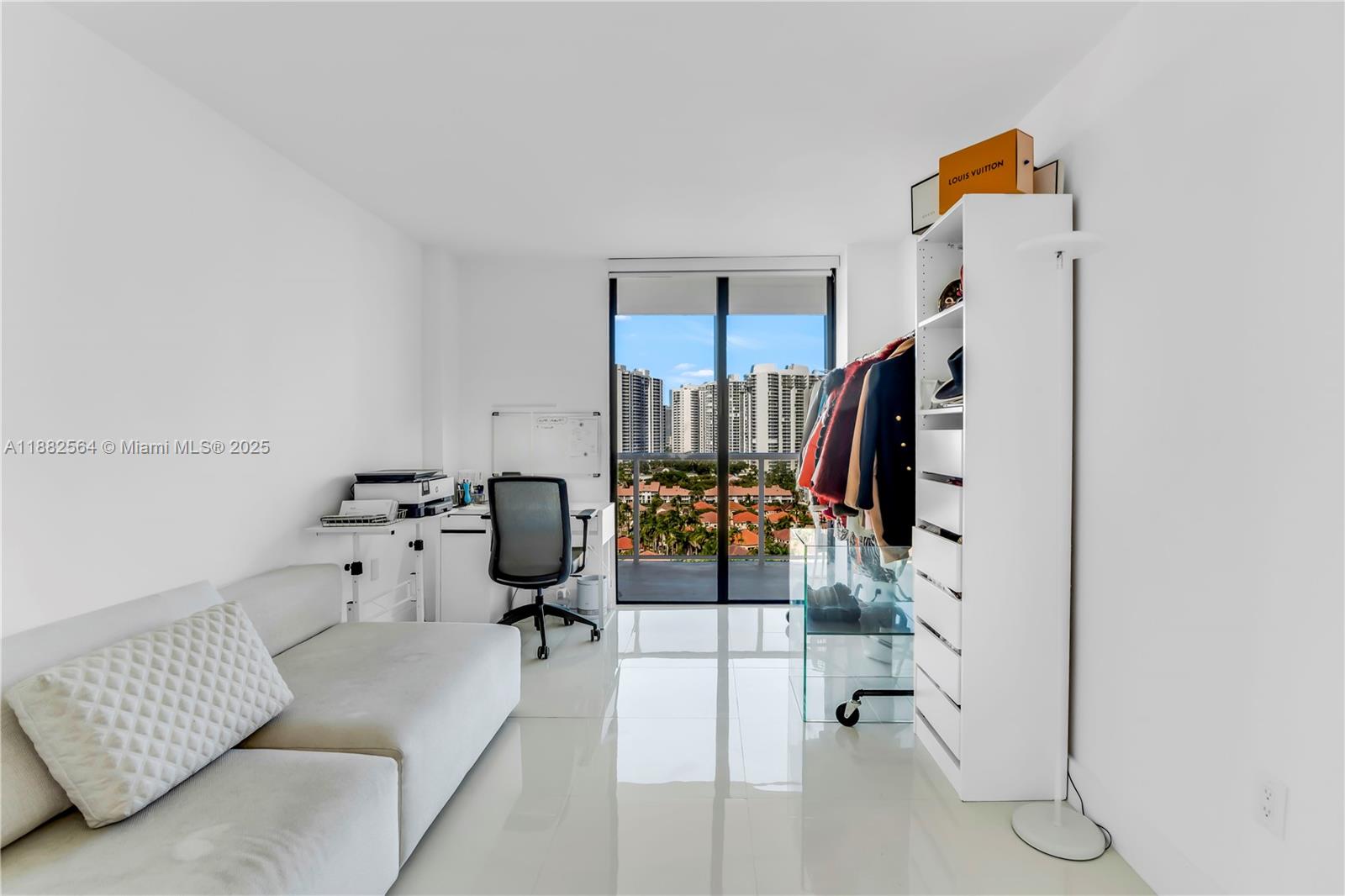 FLAMENCO CONDO TOWER I - Residential Lease