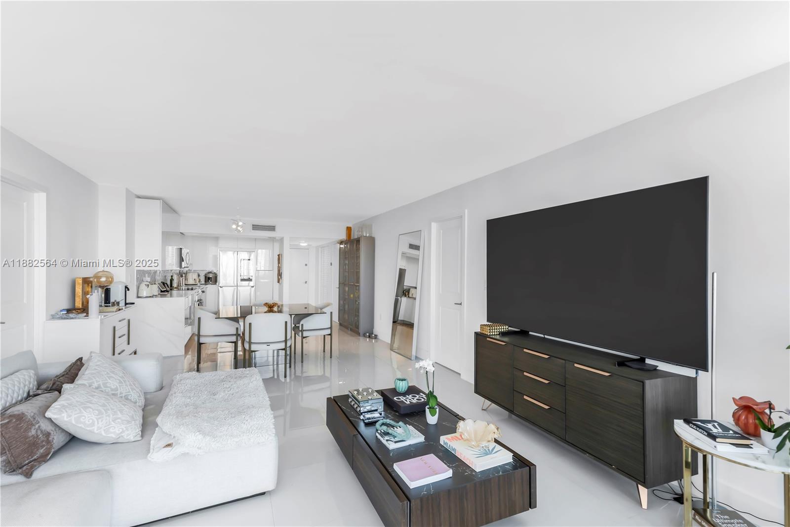 FLAMENCO CONDO TOWER I - Residential Lease