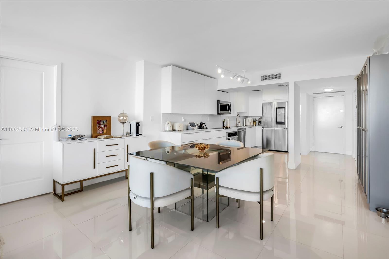 FLAMENCO CONDO TOWER I - Residential Lease