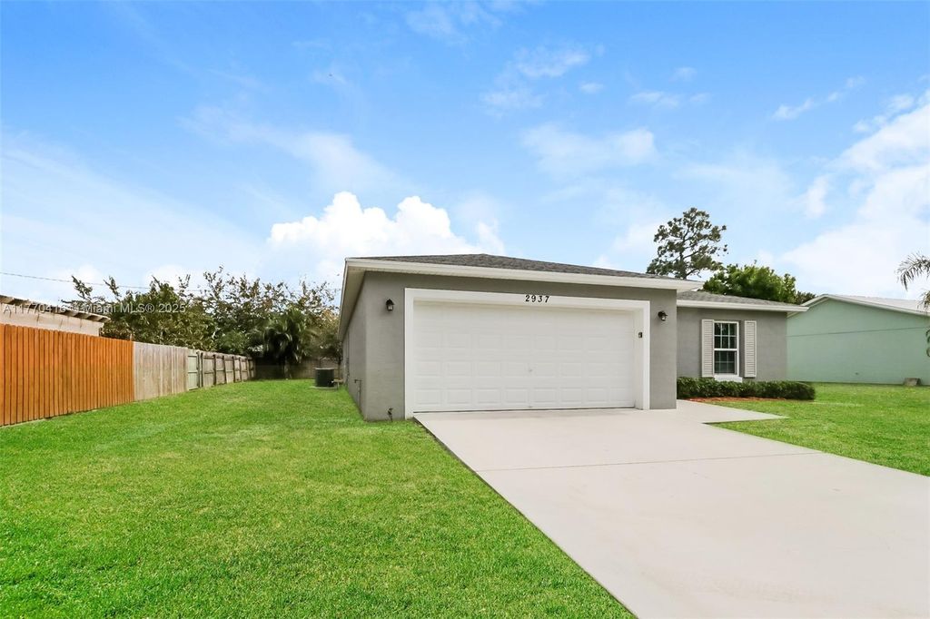 Photo of 2937 SW Moody Ter, Port Saint Lucie, FL 34953 (MLS # A11770416)