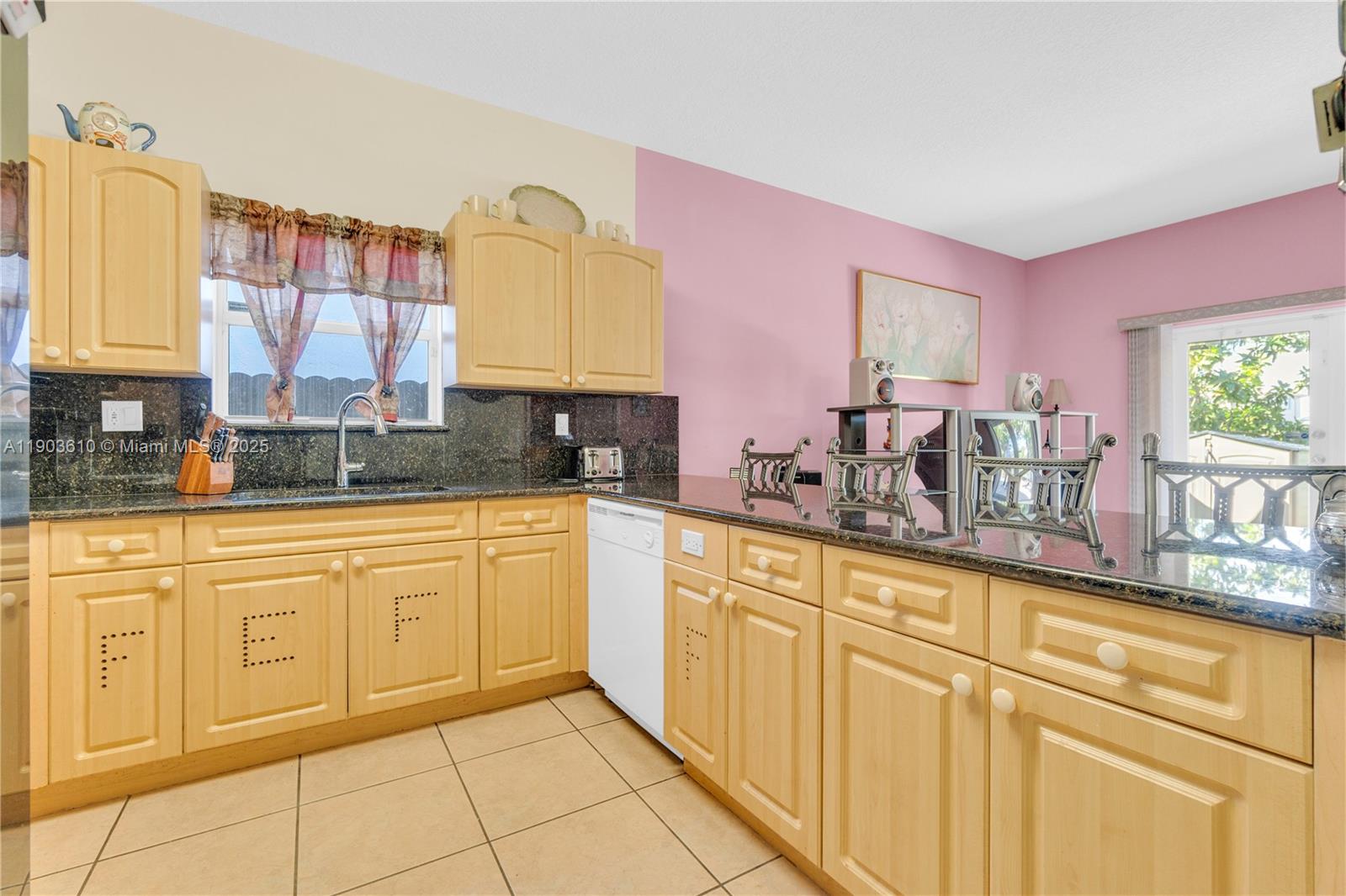 SAN DENIS ESTATES - Residential