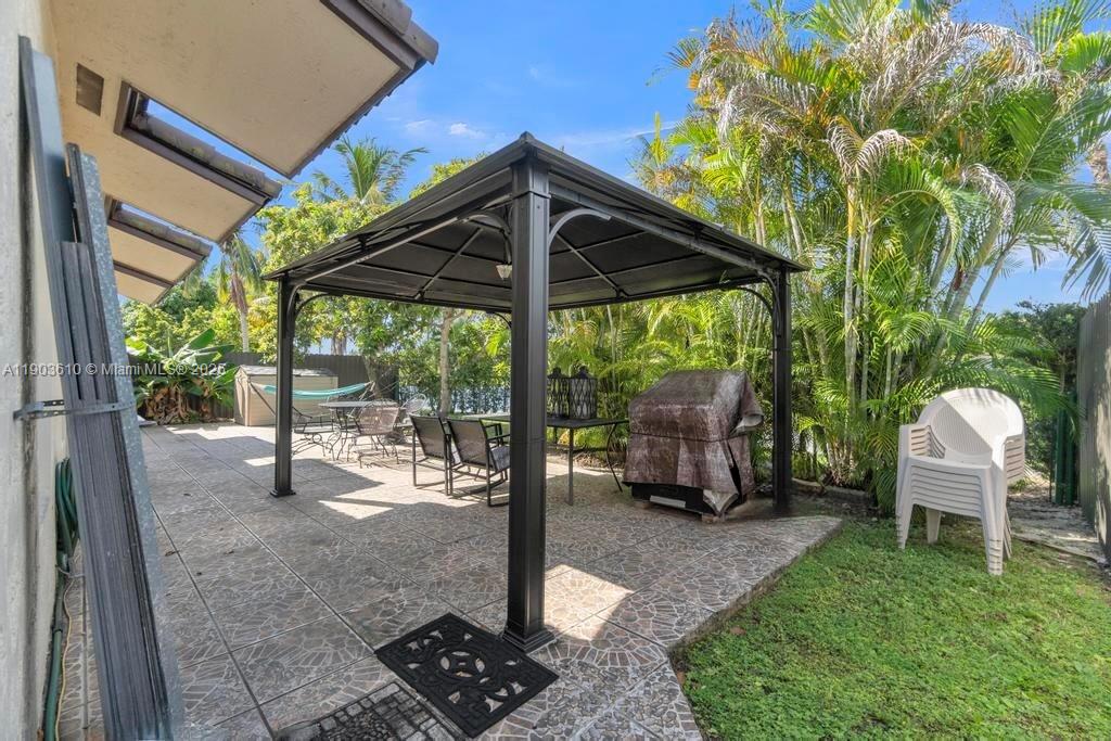 SAN DENIS ESTATES - Residential