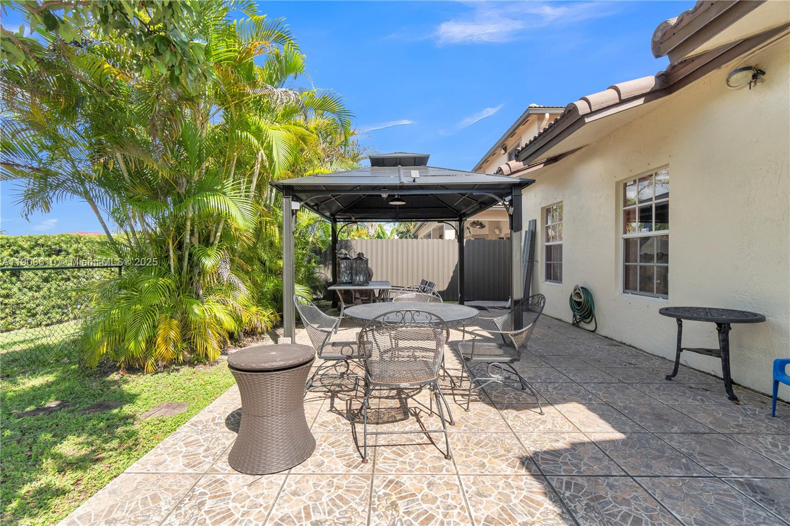 SAN DENIS ESTATES - Residential