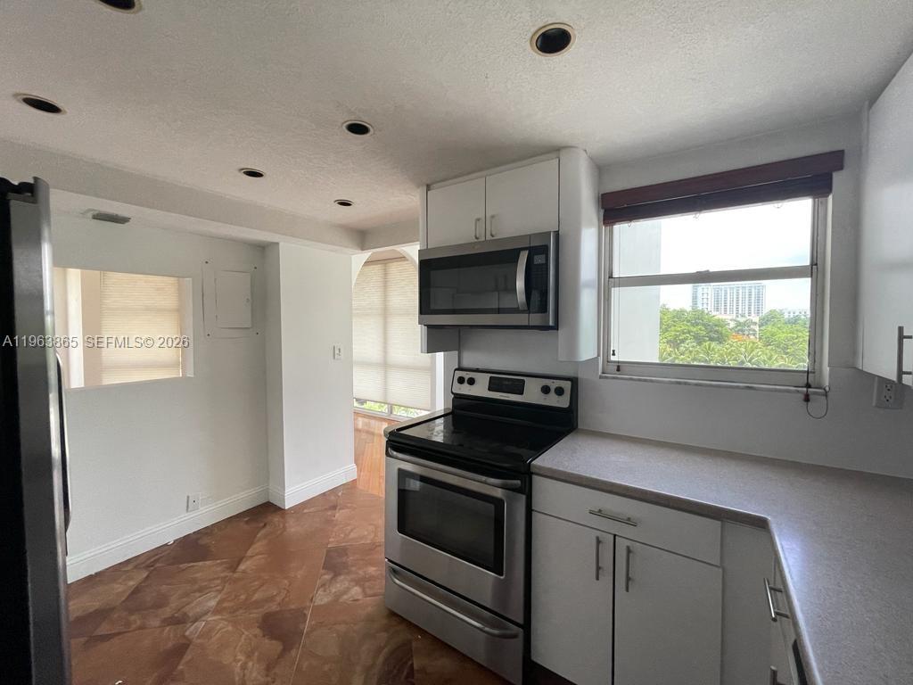 1865 Brickell Ave A614