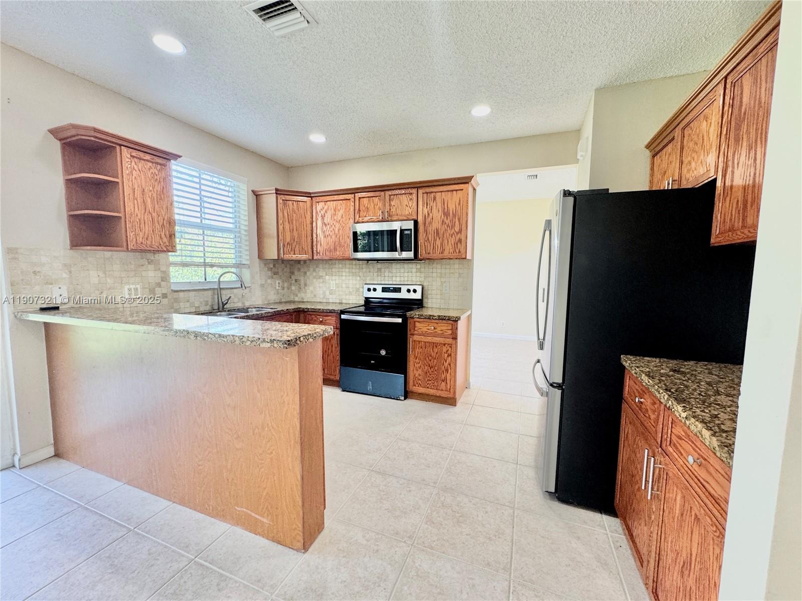 SECTORS 9 AND 10-PARCEL H - Residential Lease