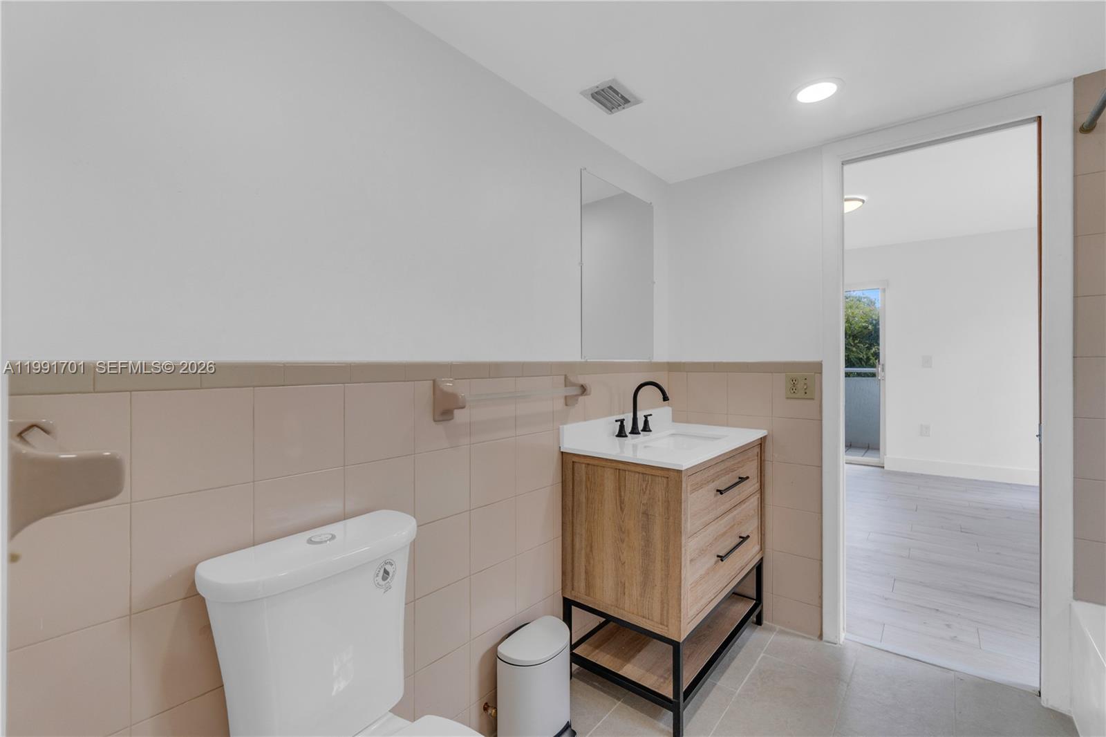 ALHAMBRA MANORS CONDO - Residential