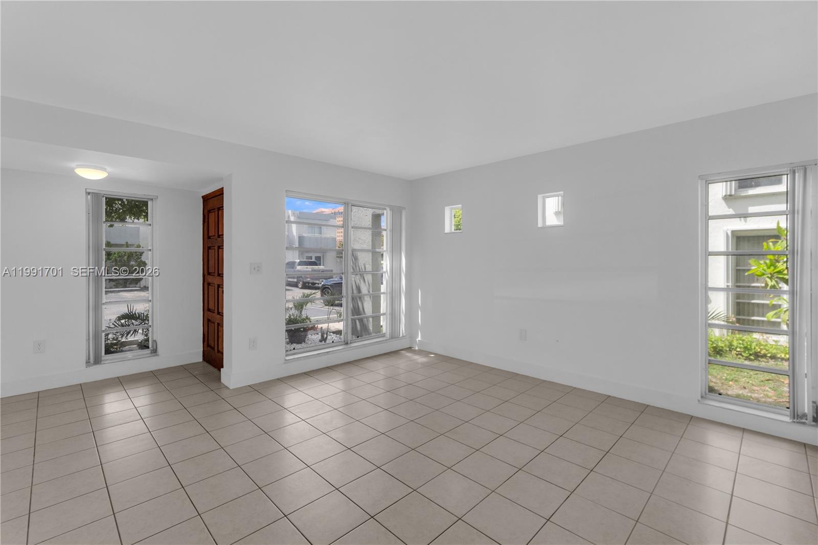 ALHAMBRA MANORS CONDO - Residential