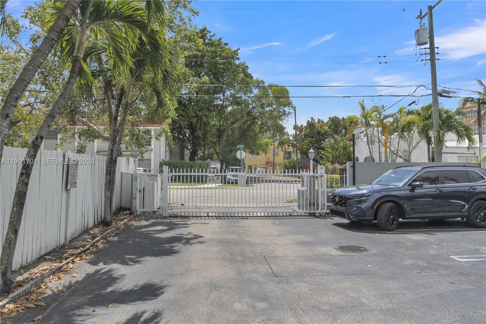 ALHAMBRA MANORS CONDO - Residential