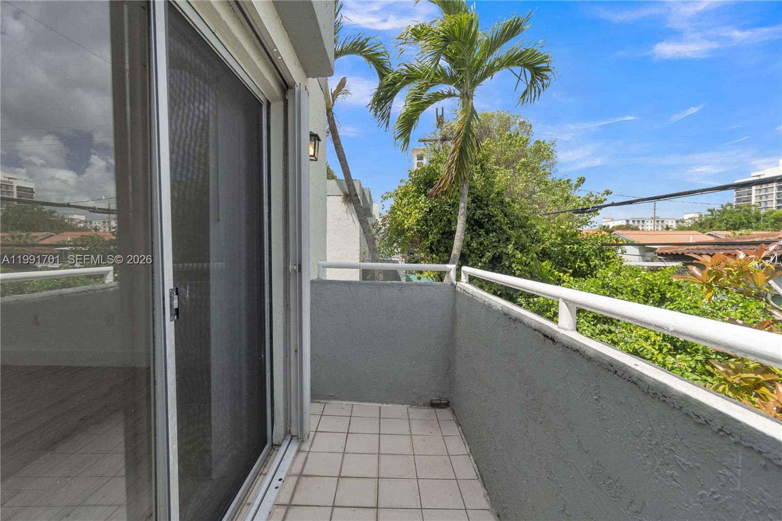 ALHAMBRA MANORS CONDO - Residential