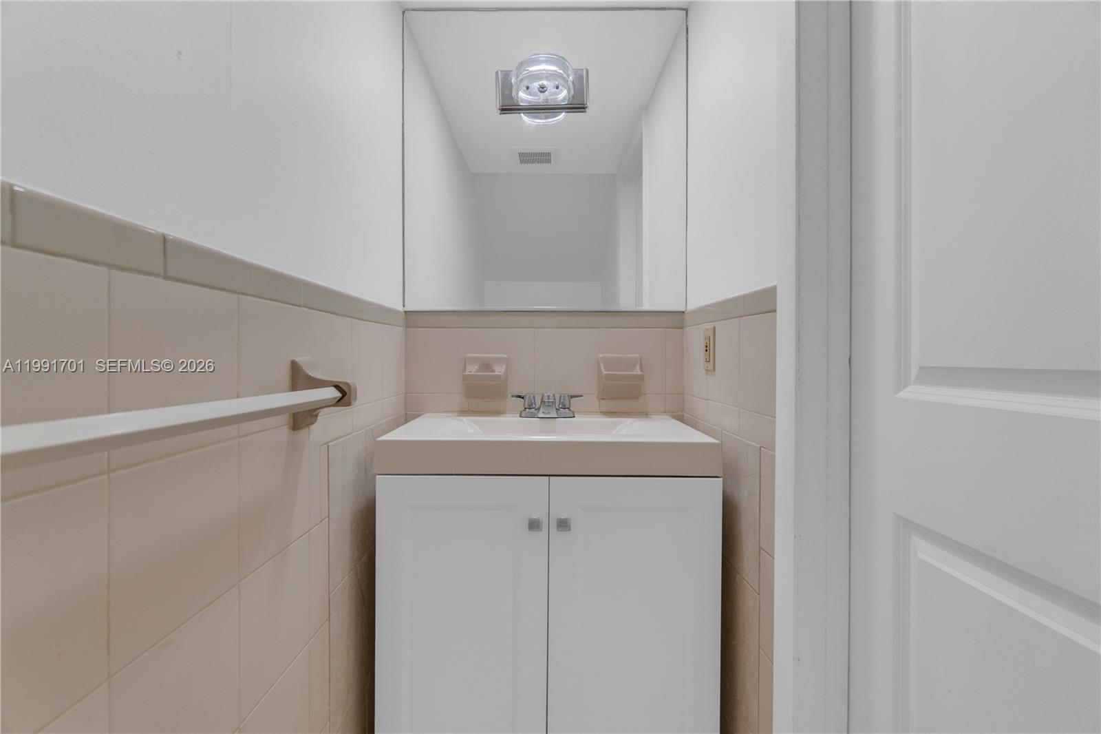 ALHAMBRA MANORS CONDO - Residential