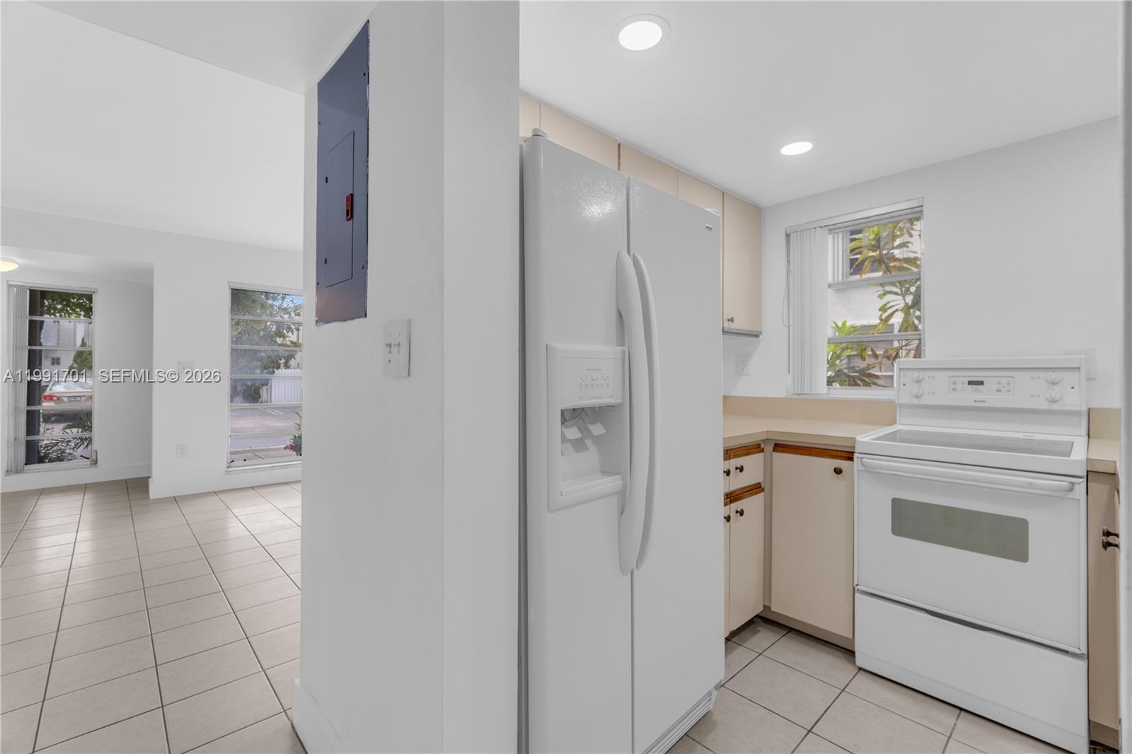 ALHAMBRA MANORS CONDO - Residential