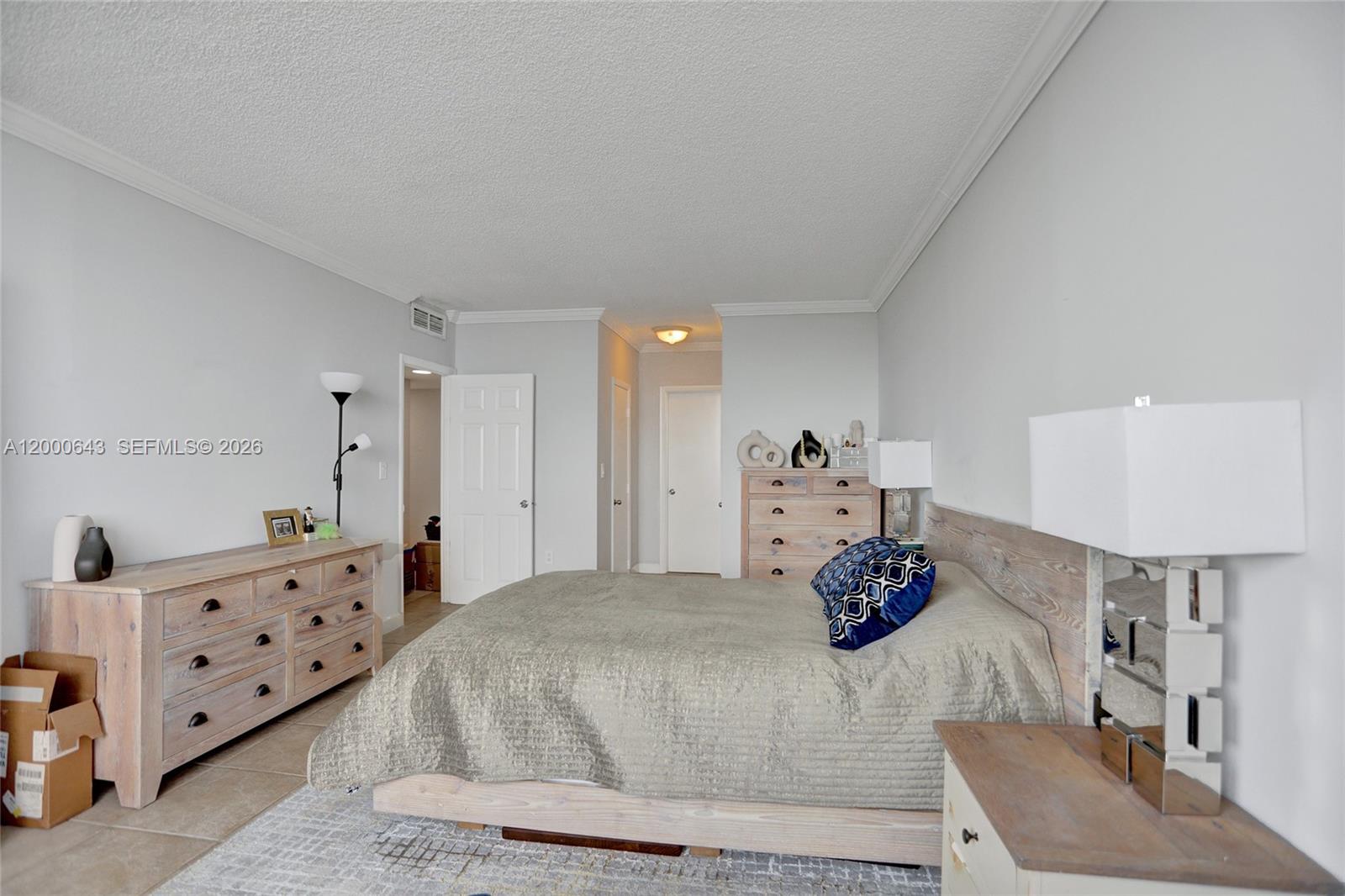 ARLEN HOUSE CONDO - Residential