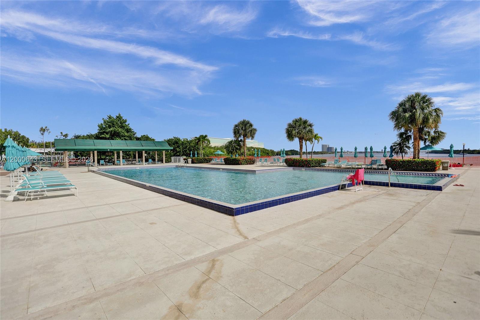 ARLEN HOUSE CONDO - Residential