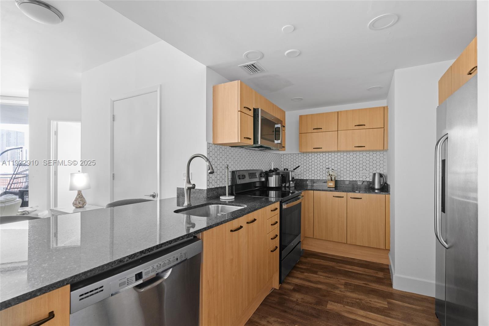 WIND CONDO - Residential