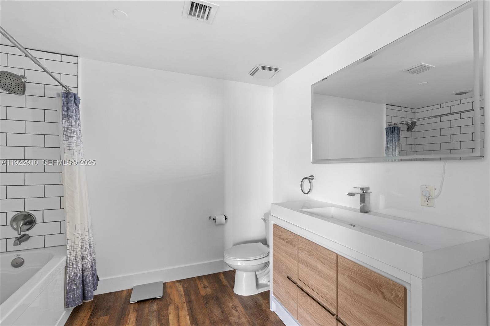 WIND CONDO - Residential