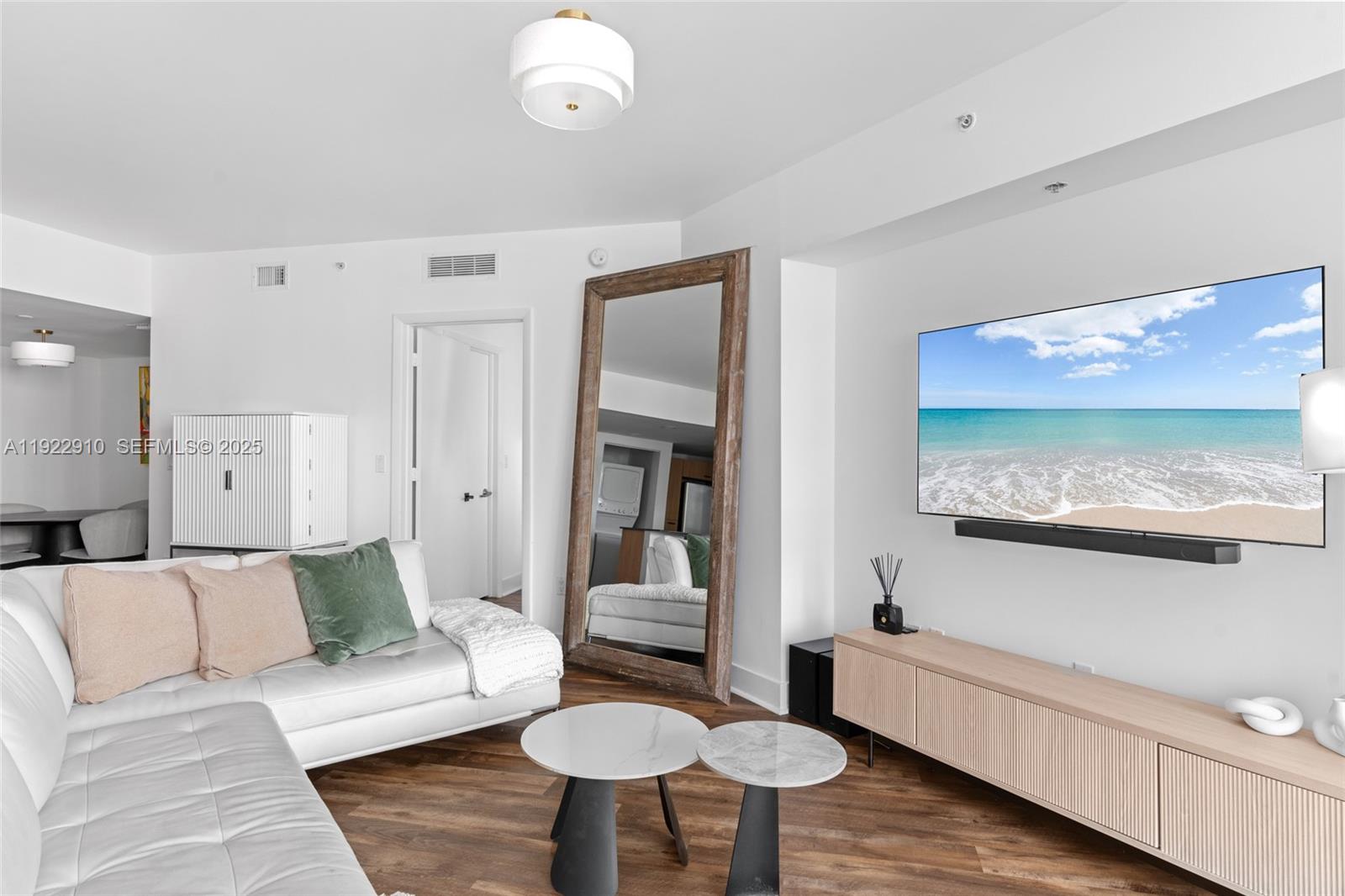 WIND CONDO - Residential