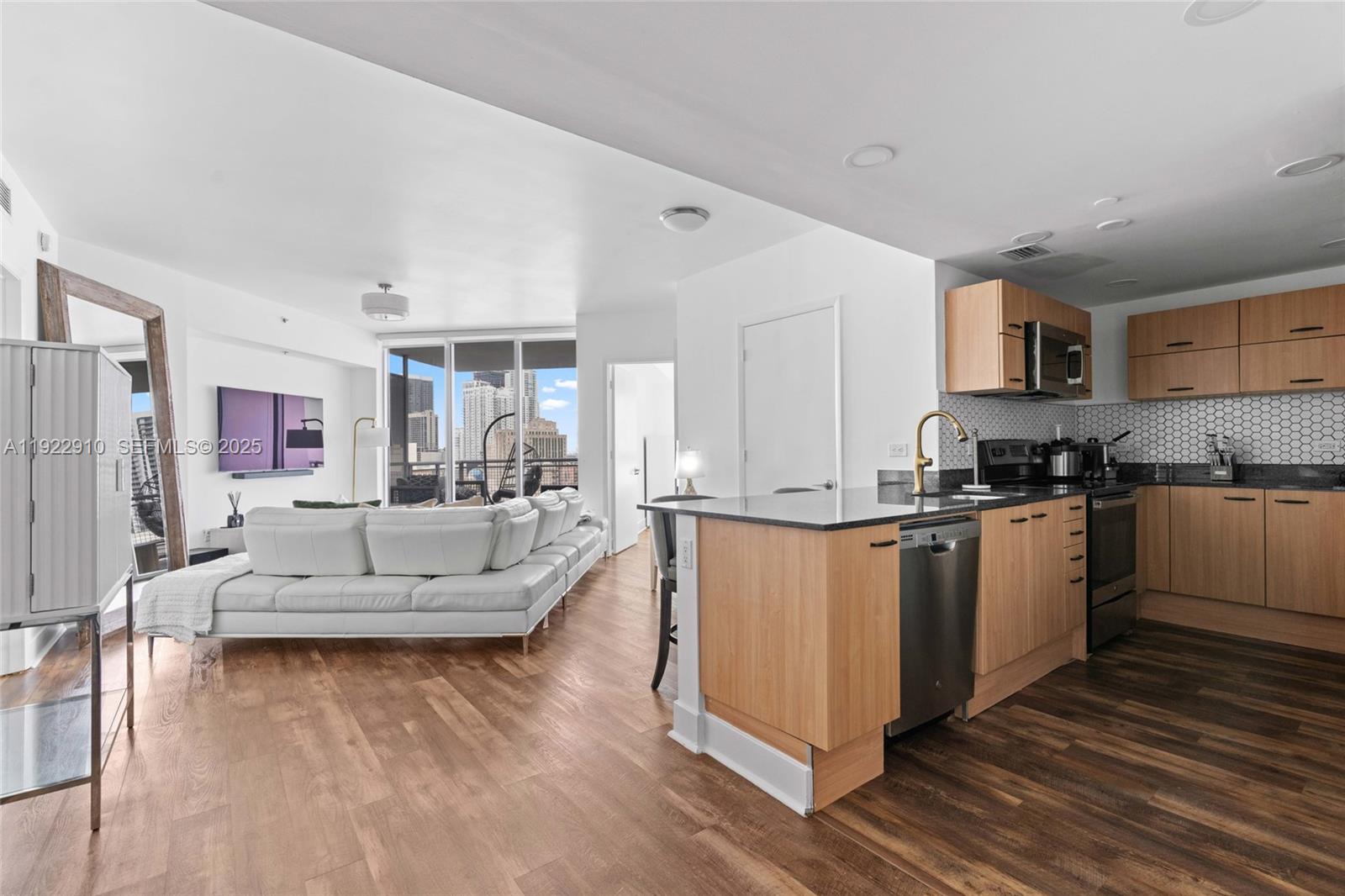 WIND CONDO - Residential