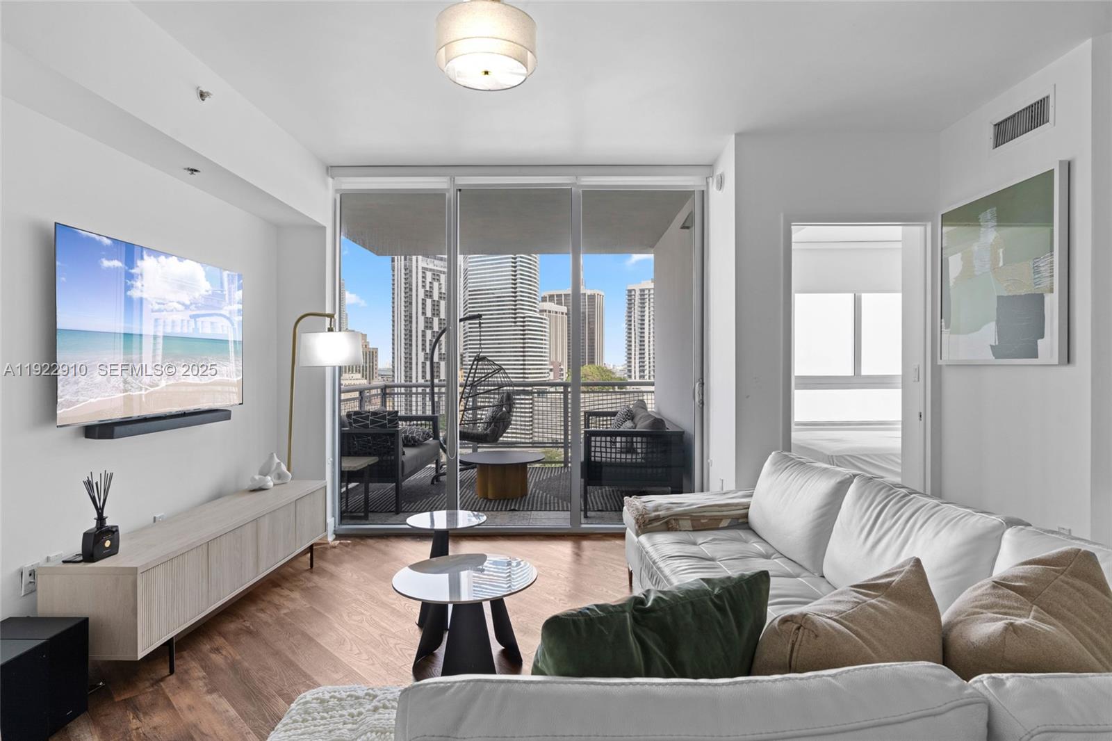 WIND CONDO - Residential