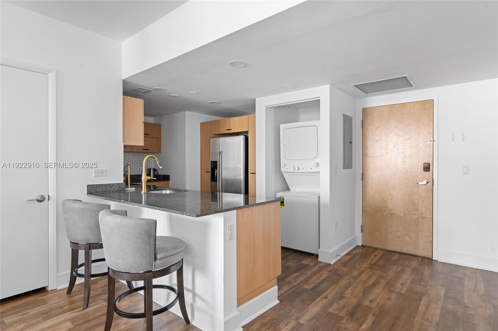 WIND CONDO - Residential