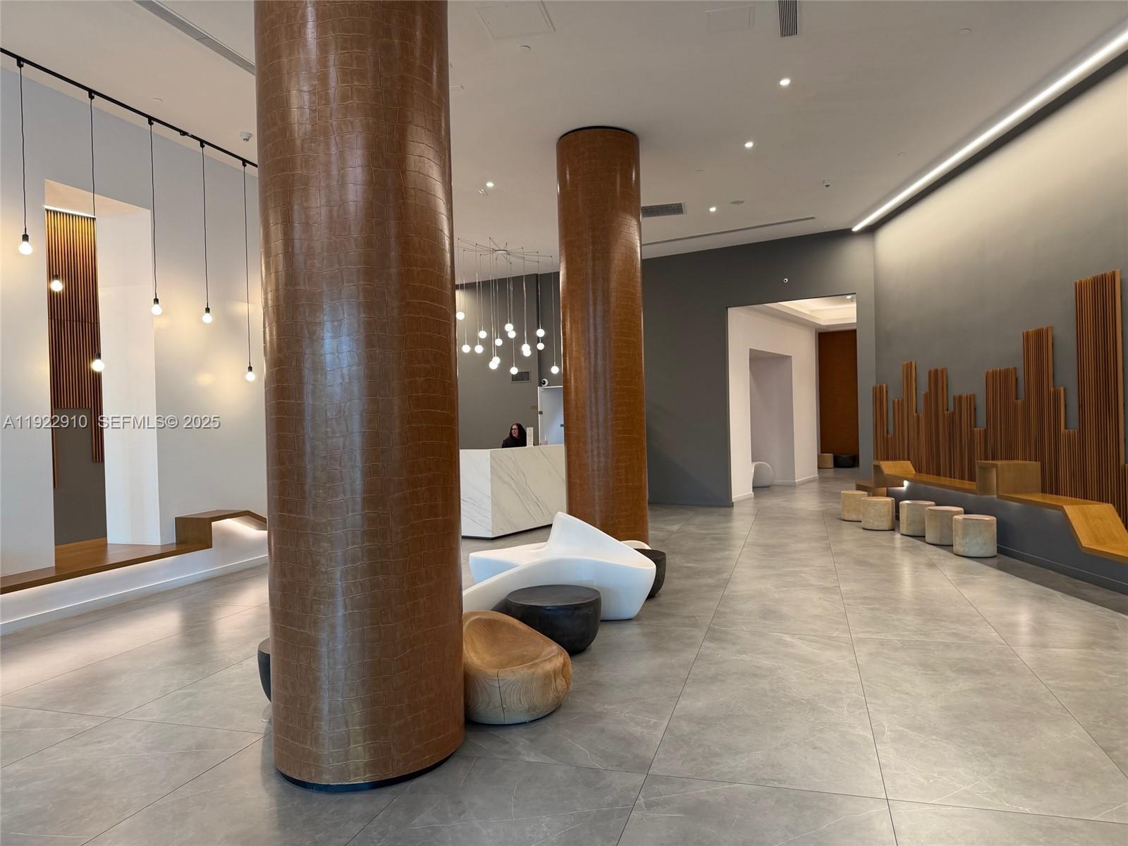 WIND CONDO - Residential