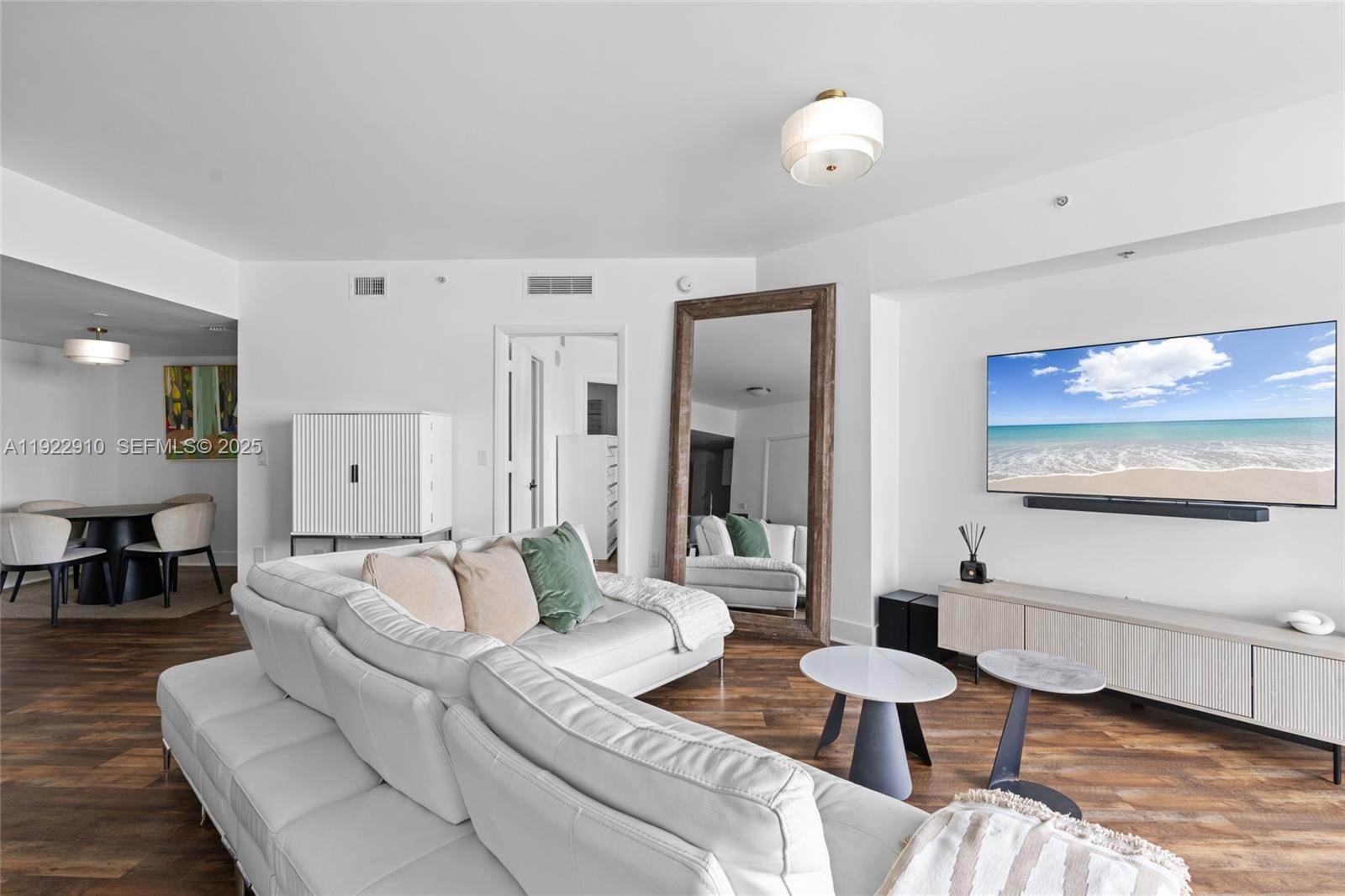 WIND CONDO - Residential