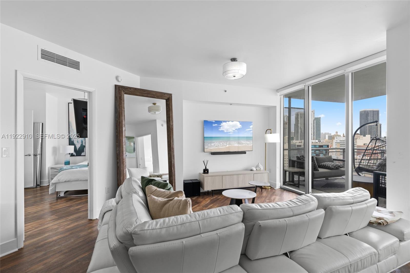 WIND CONDO - Residential