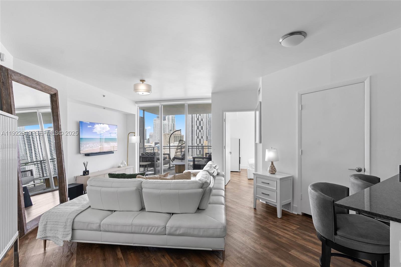 WIND CONDO - Residential