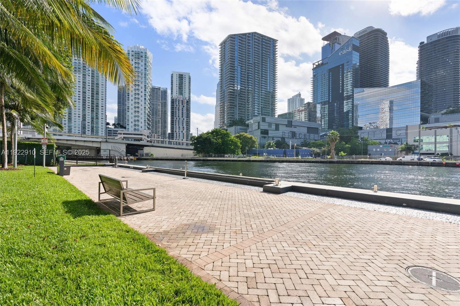 WIND CONDO - Residential