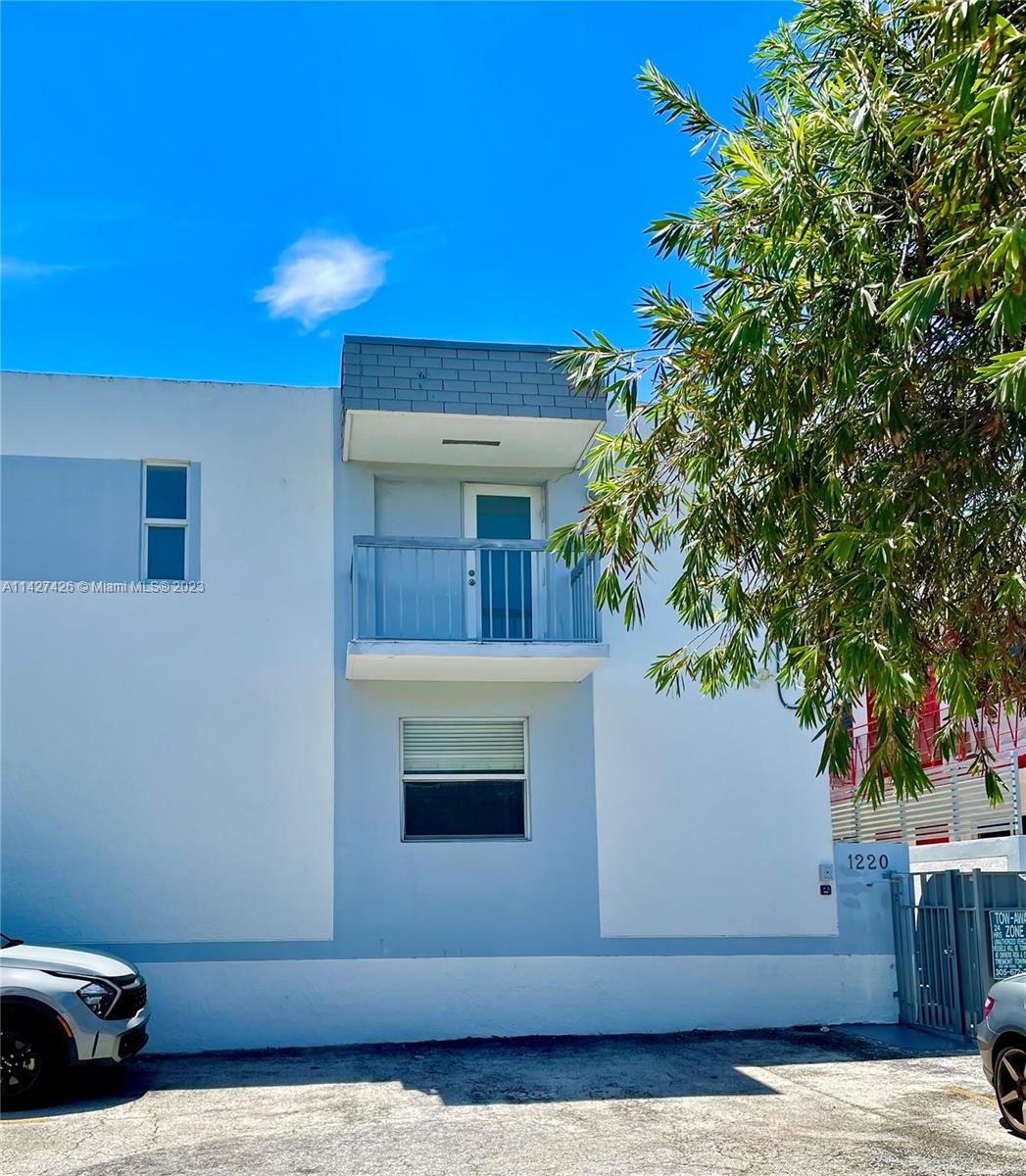Rare opportunity in South Beach! Corner unit, 2 bedrooms and 1.5 bathrooms. Townhouse in Euclid Ave just a few blocks from the beach and Lincoln Road and only steps away from Flamingo Park. A balcony facing East and a private court yard makes this unit a bright and perfect spot to enjoy South Beach living at it's best. Impact windows and doors complete this one of a kind. Don't miss It !