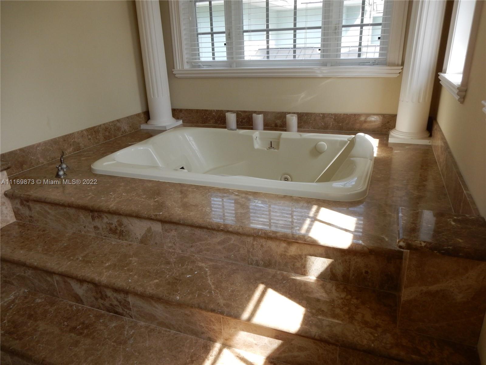 PELICAN ISLE - Residential