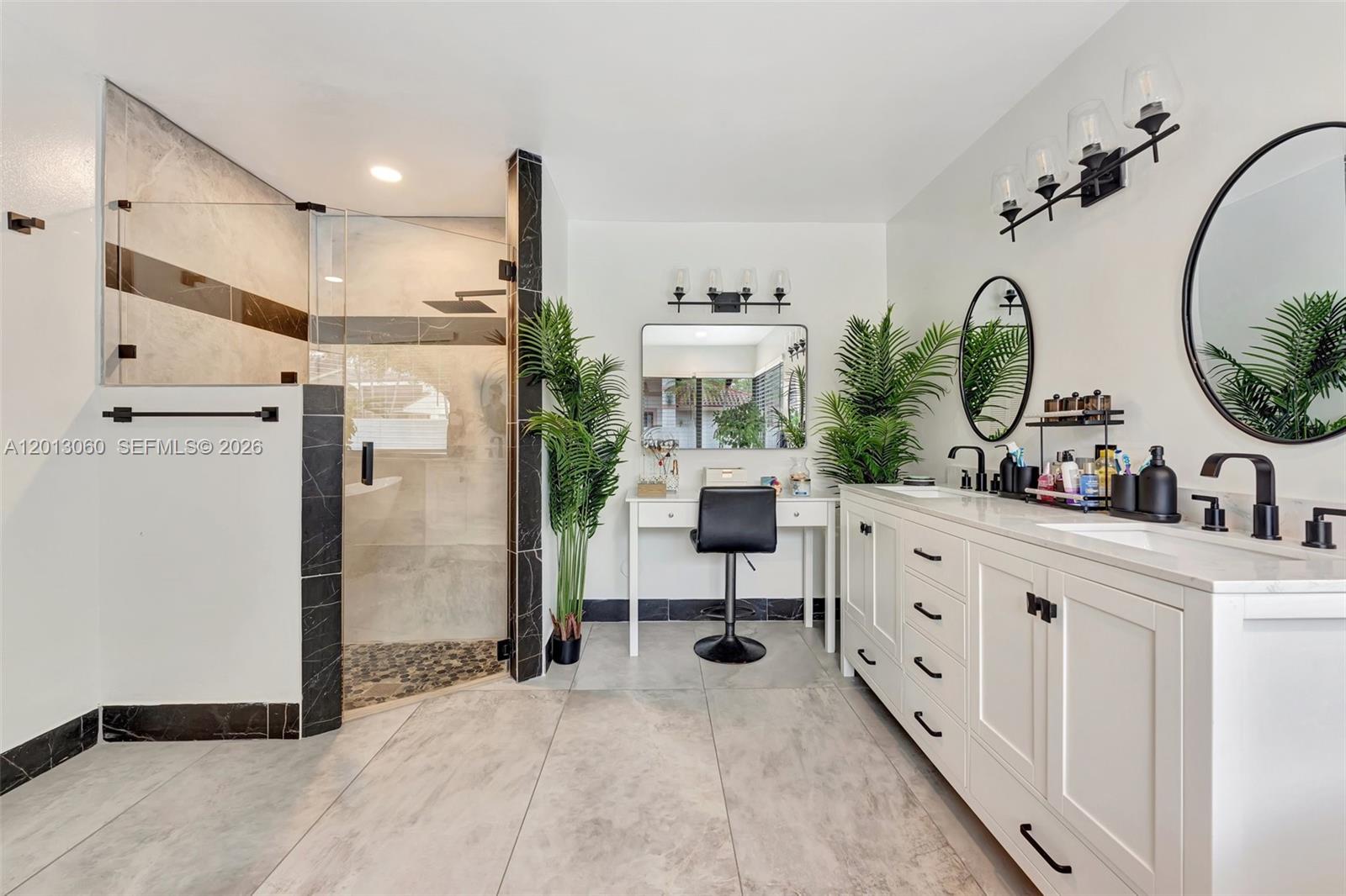 GLEN OAKS - Residential