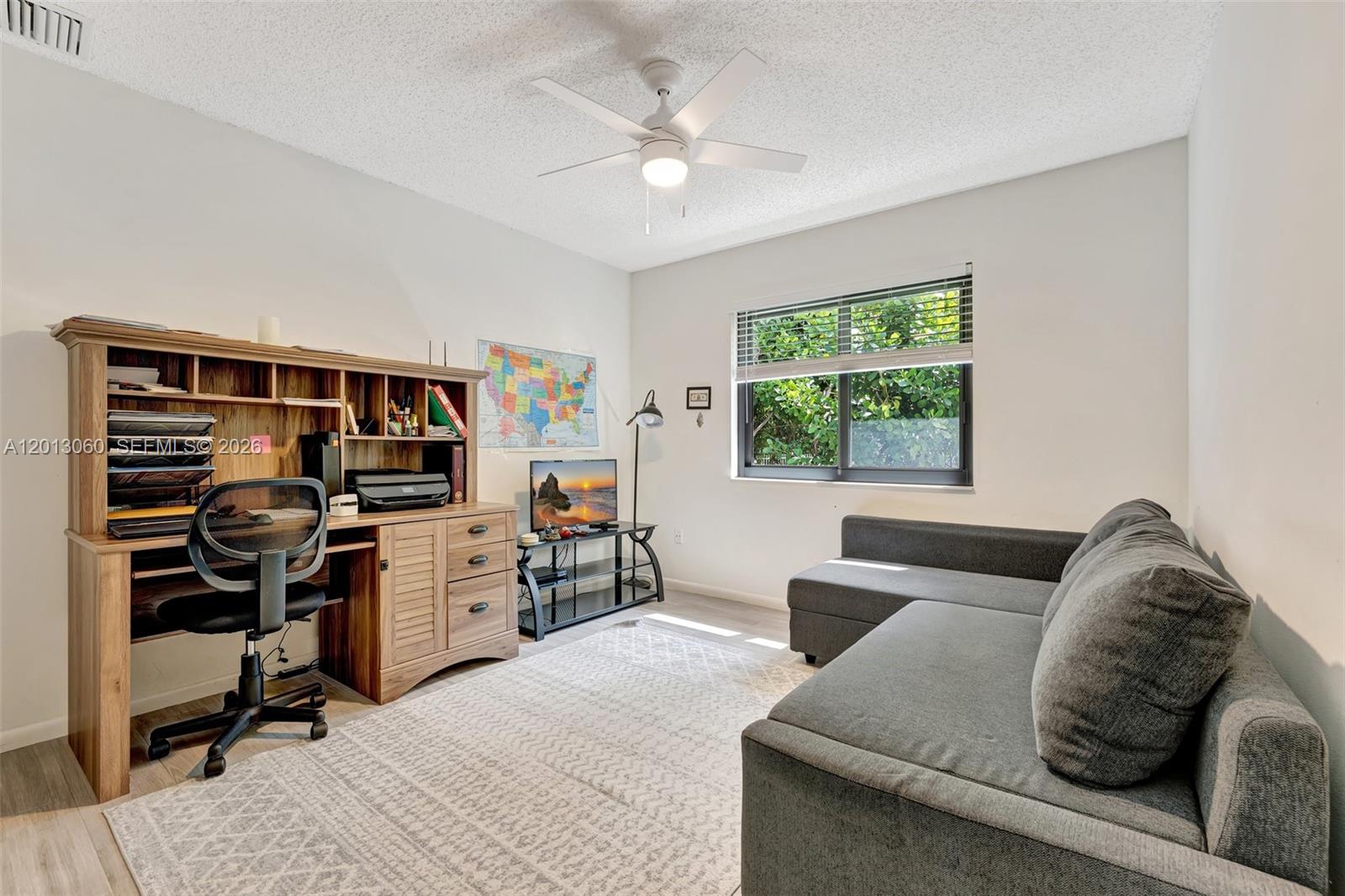 GLEN OAKS - Residential